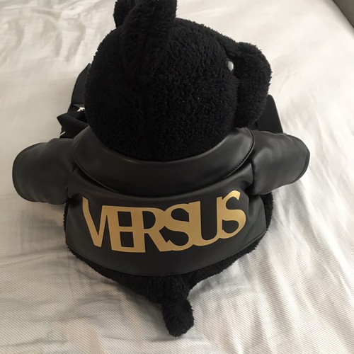 Authentic versus versace teddy - authentic,